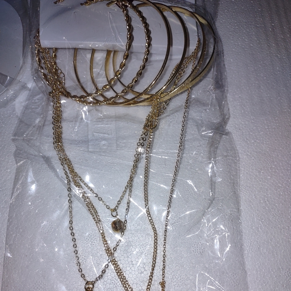 Women Bling gold tone necklace and bracelet set